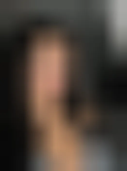 Nora, 22 ans — rencontre cougar à Versailles