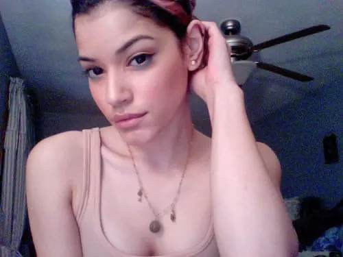 Capucine, 23 ans — rencontre cougar à Combourg