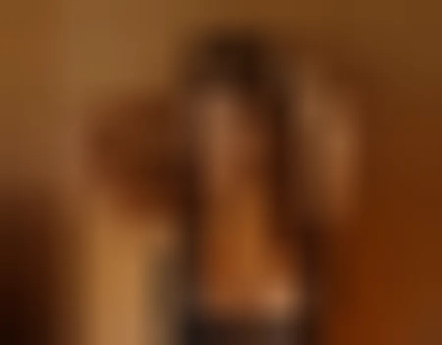 Ilham, 26 ans — rencontre cougar à Chatou