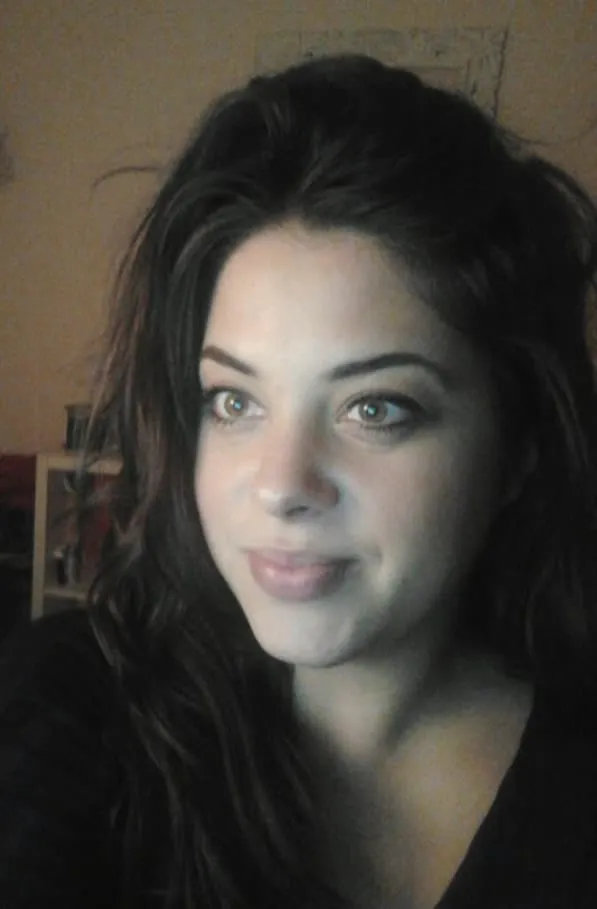 Aya, 23 ans — rencontre cougar à Villefontaine