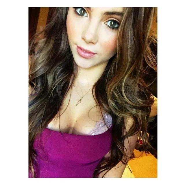 Cléo, 23 ans — rencontre cougar à Le Gosier