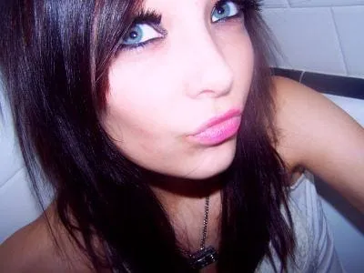 Cléo, 21 ans — rencontre cougar à Lons