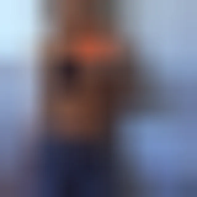 Flore, 23 ans — rencontre cougar à Châteauroux