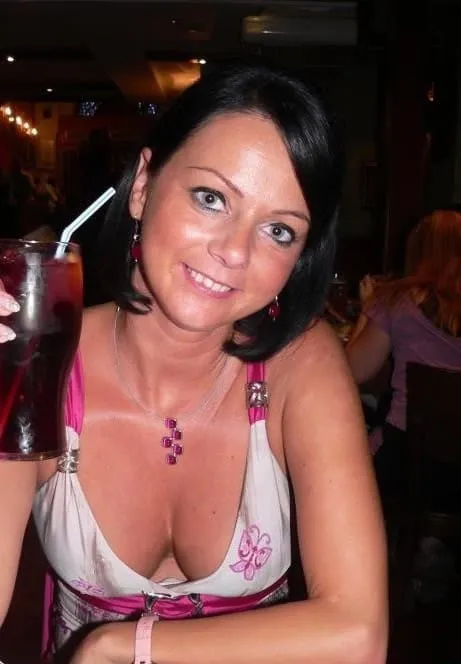 Dounia, 32 ans — rencontre cougar à Clamart