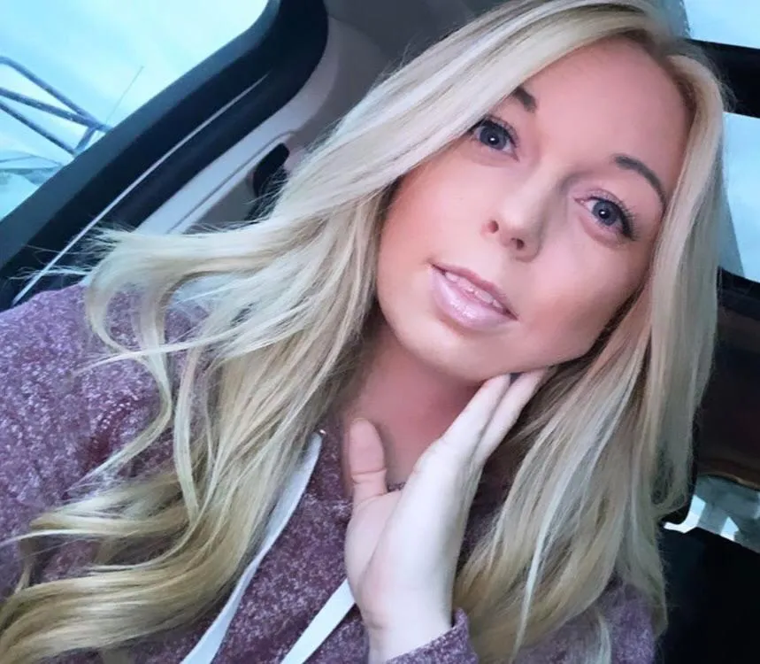 Albane, 28 ans — rencontre cougar à Comines