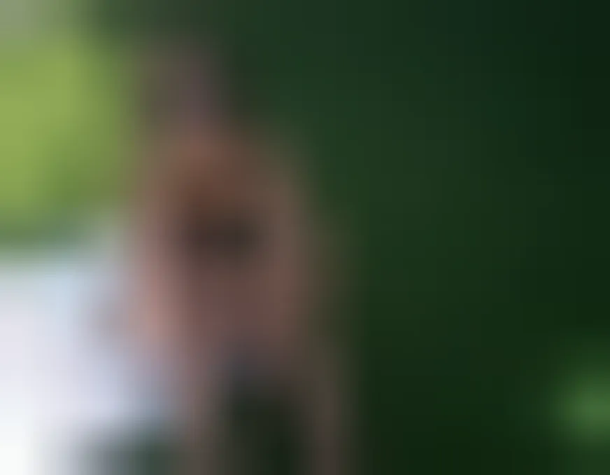 Flora, 20 ans — rencontre cougar à Marseille