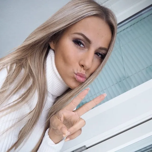 Constance, 21 ans — rencontre cougar à Issoire