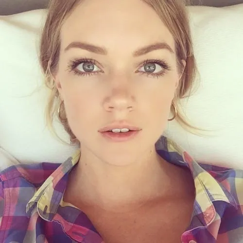 Nezha, 19 ans — rencontre cougar à Béziers