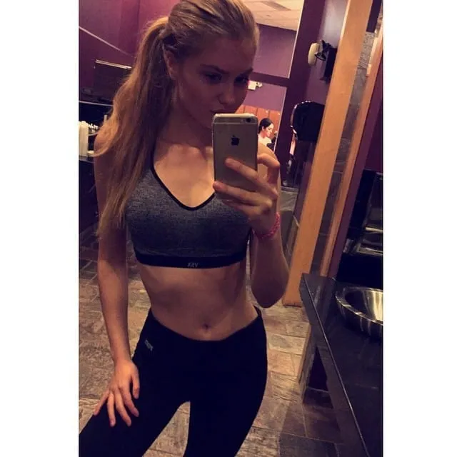 Floriane, 27 ans — rencontre cougar à Balaruc-les-Bains