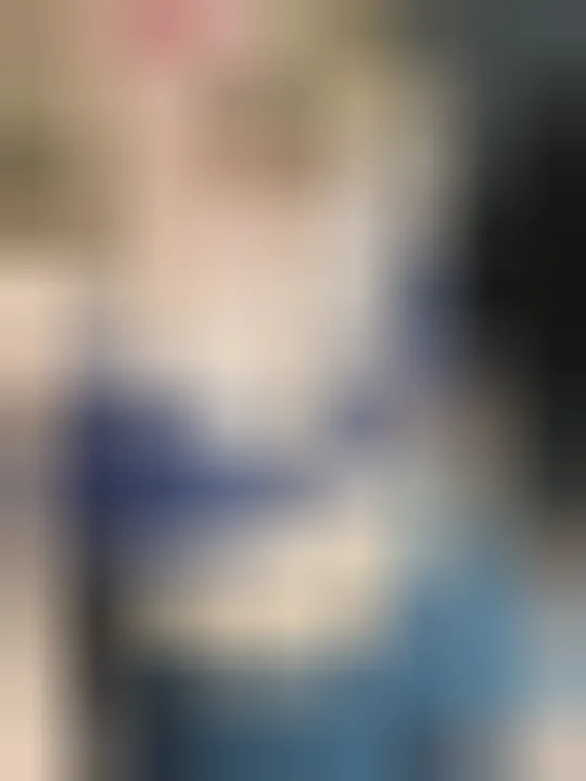 Faustine, 21 ans — rencontre cougar à Calvi