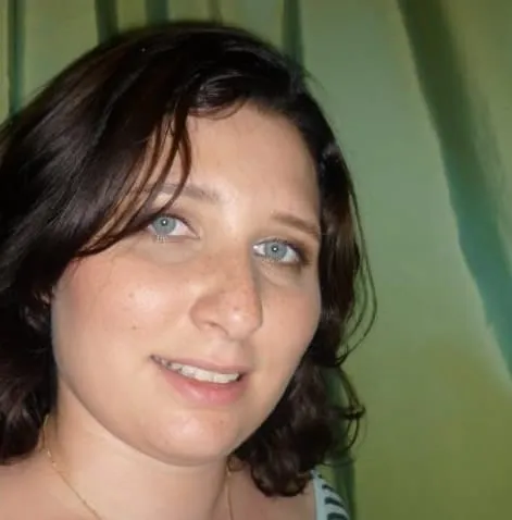 Pia, 22 ans — rencontre cougar à Roanne