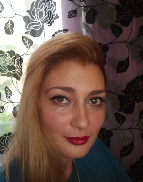 Cérine, 29 ans — rencontre cougar à Saint-Genis-les-Ollières