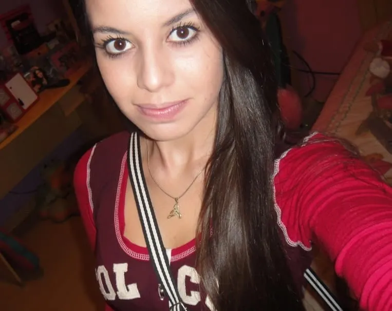 Yasmine, 22 ans — rencontre cougar à Val-de-Reuil