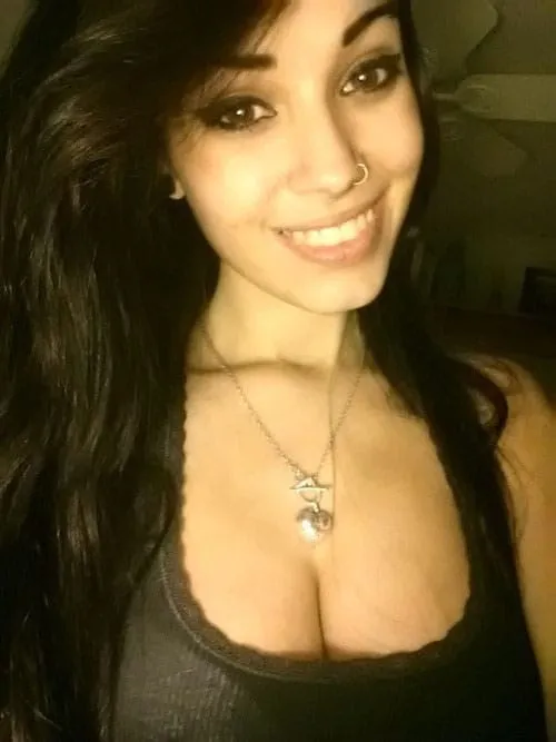 Jihane, 24 ans — rencontre cougar à Grasse