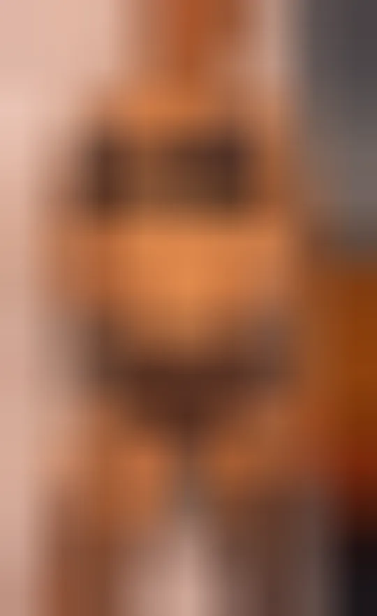 Rajae, 32 ans — rencontre cougar à Cannes