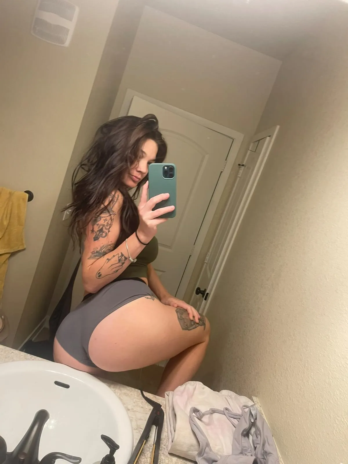 Ninon, 27 ans — rencontre cougar à Prades-le-Lez