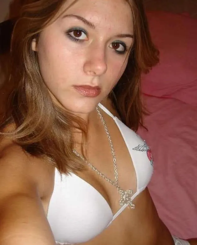 Clémence, 26 ans — rencontre cougar à Terrasson-Lavilledieu